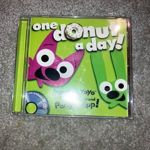 hoops&yoyo and their bestest friend Parry Gripp - One Donut a Day! (CD, Good)